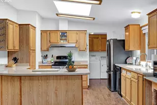 303 Manzanita Dr, Florence, OR 97439 - Photo 13