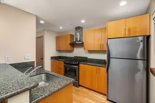 7910 SW 31st Ave, Portland, OR 97219 - Photo 7