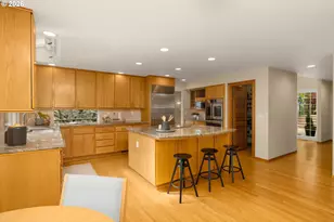 1727 SW Westwood Dr, Portland, OR 97239 - Photo 5