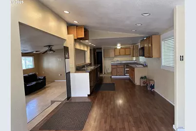 25656 Wildwood Rd, Veneta, OR 97487 - Photo 13