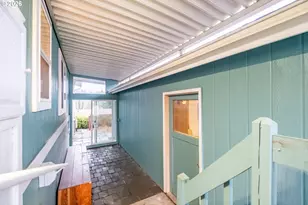 2120 Robins Ln SE, Salem, OR 97306 - Photo 9