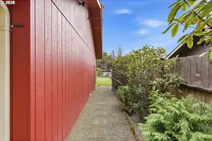 425 Radar Rd, Coos Bay, OR 97420 - Photo 39