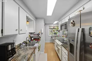 425 Radar Rd, Coos Bay, OR 97420 - Photo 17