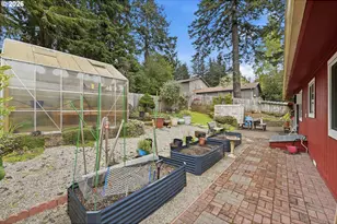 425 Radar Rd, Coos Bay, OR 97420 - Photo 35