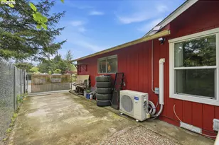 425 Radar Rd, Coos Bay, OR 97420 - Photo 37