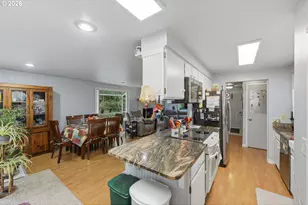 425 Radar Rd, Coos Bay, OR 97420 - Photo 15