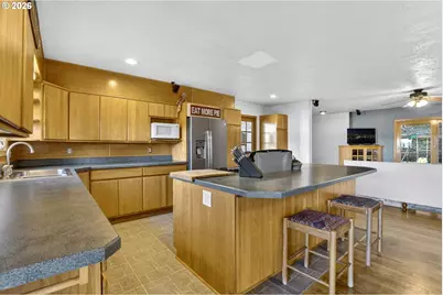 186 NE Shafford Ave, Estacada, OR 97023 - Photo 5