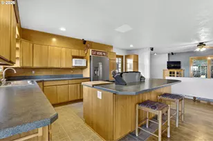 186 NE Shafford Ave, Estacada, OR 97023 - Photo 5