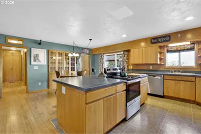 186 NE Shafford Ave, Estacada, OR 97023 - Photo 3