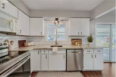 1107 SE 123rd Ave, Portland, OR 97233 - Photo 7