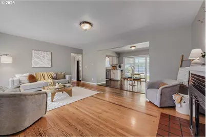 1107 SE 123rd Ave, Portland, OR 97233 - Photo 5