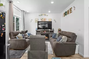 13425 SE Foster Rd, Portland, OR 97236 - Photo 3