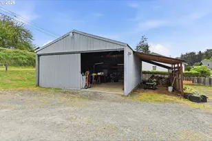 1820 E Cedar St, Myrtle Point, OR 97458 - Photo 31