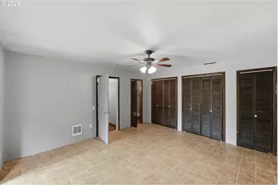 1820 E Cedar St, Myrtle Point, OR 97458 - Photo 9