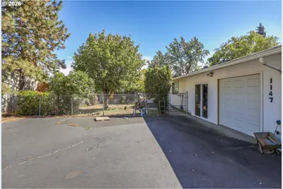 1147 Oak St W, The Dalles, OR 97058 - Photo 5