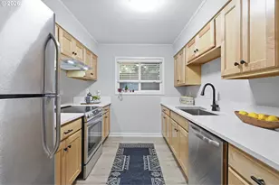 11263 SW Springwood Dr, Portland, OR 97223 - Photo 15