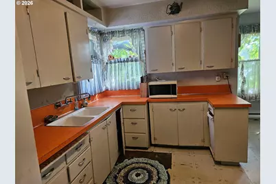 427 NE Yamhill St, Sheridan, OR 97378 - Photo 7