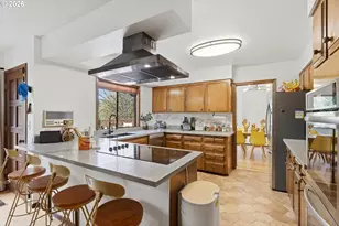 6011 SW Salmon St, Portland, OR 97221 - Photo 9
