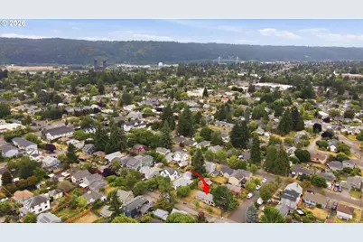 8011 N Clarendon Ave, Portland, OR 97203 - Photo 23