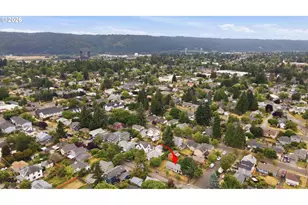 8011 N Clarendon Ave, Portland, OR 97203 - Photo 23