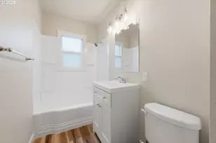 8011 N Clarendon Ave, Portland, OR 97203 - Photo 9