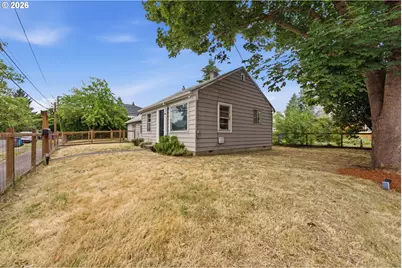 8011 N Clarendon Ave, Portland, OR 97203 - Photo 3