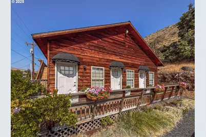 210 Hartman Ave, Maupin, OR 97037 - Photo 5