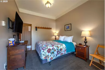 210 Hartman Ave, Maupin, OR 97037 - Photo 39