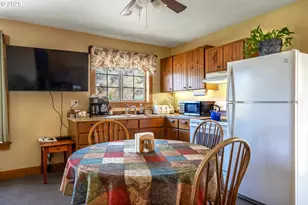 210 Hartman Ave, Maupin, OR 97037 - Photo 33