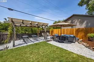 210 Hartman Ave, Maupin, OR 97037 - Photo 11