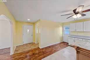 584 Exchange St, North Bend, OR 97459 - Photo 17