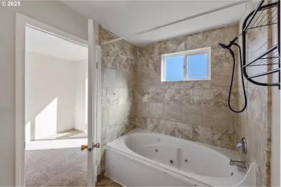 584 Exchange St, North Bend, OR 97459 - Photo 39