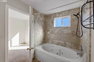 584 Exchange St, North Bend, OR 97459 - Photo 39