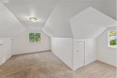 584 Exchange St, North Bend, OR 97459 - Photo 43