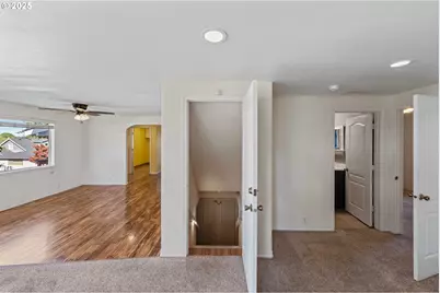 584 Exchange St, North Bend, OR 97459 - Photo 25