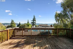 584 Exchange St, North Bend, OR 97459 - Photo 5