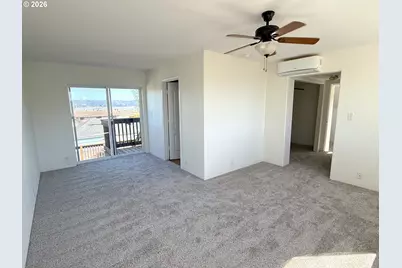 584 Exchange St, North Bend, OR 97459 - Photo 35