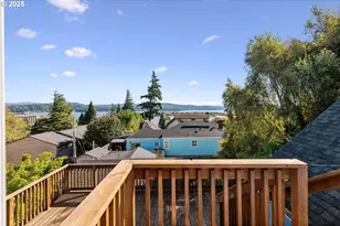 584 Exchange St, North Bend, OR 97459 - Photo 7