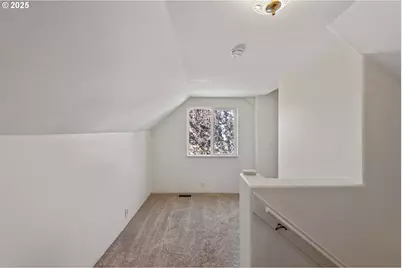 584 Exchange St, North Bend, OR 97459 - Photo 41