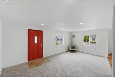 584 Exchange St, North Bend, OR 97459 - Photo 19