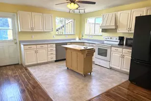 584 Exchange St, North Bend, OR 97459 - Photo 9