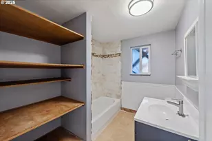 584 Exchange St, North Bend, OR 97459 - Photo 21