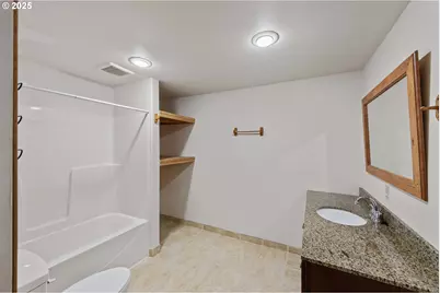 584 Exchange St, North Bend, OR 97459 - Photo 31