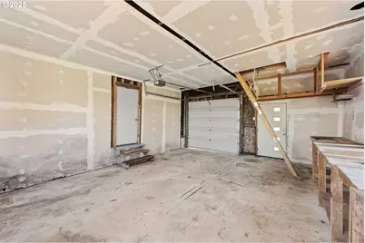 584 Exchange St, North Bend, OR 97459 - Photo 47