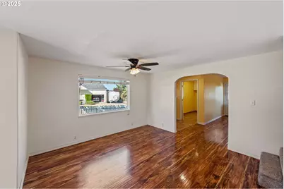 584 Exchange St, North Bend, OR 97459 - Photo 13