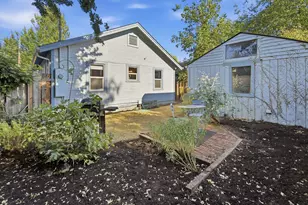 2380 Emerald St, Eugene, OR 97403 - Photo 29