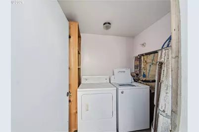 2380 Emerald St, Eugene, OR 97403 - Photo 27