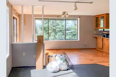 546 NE Denver St, Roseburg, OR 97470 - Photo 9