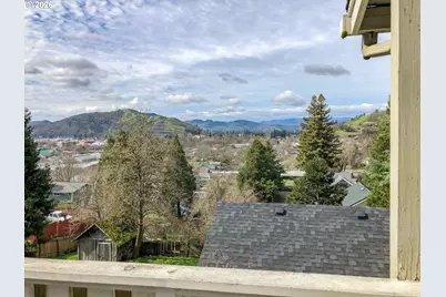 546 NE Denver St, Roseburg, OR 97470 - Photo 7