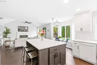 22750 SW Vermillion Dr, Tualatin, OR 97062 - Photo 7